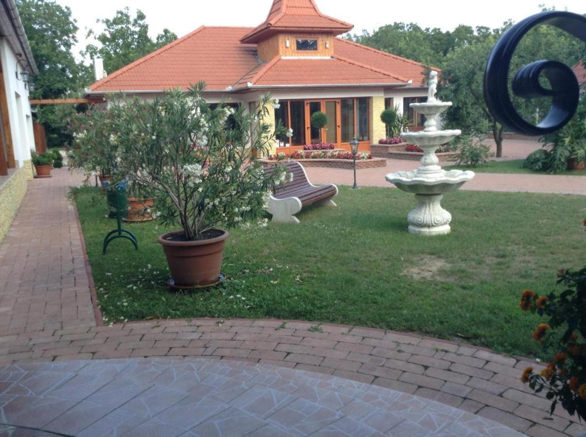 Bornemisza Kuria Wellness Resort Tiszabecs Exterior foto