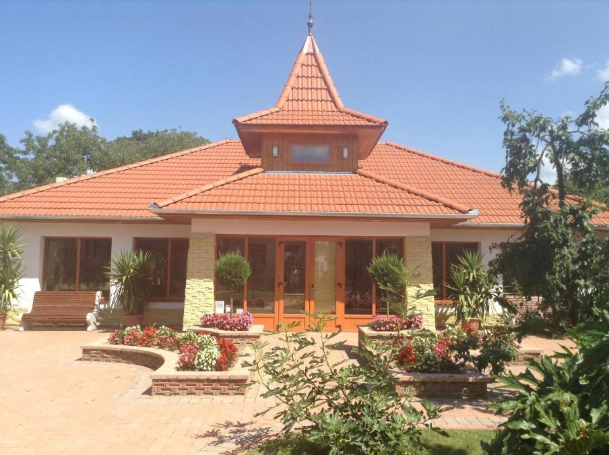Bornemisza Kuria Wellness Resort Tiszabecs Exterior foto